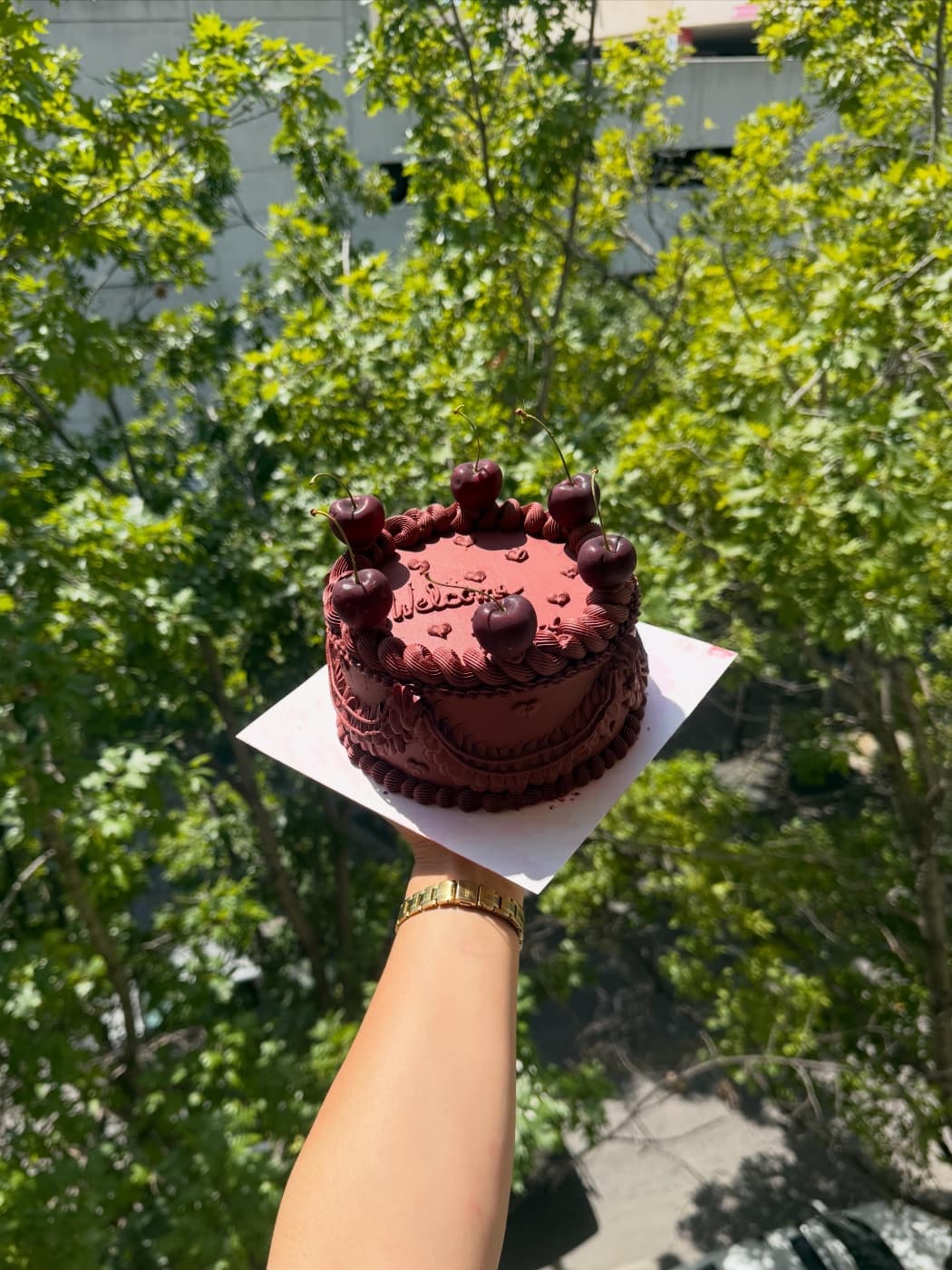 Velvet Classic Vintage Cake — photo 1