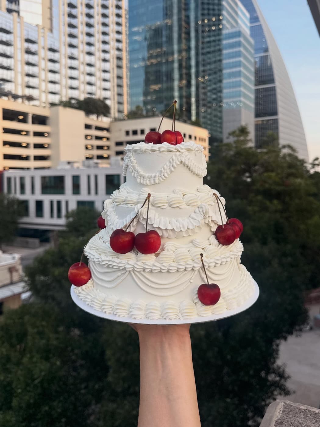 Vintage Wedding Cake — photo 1